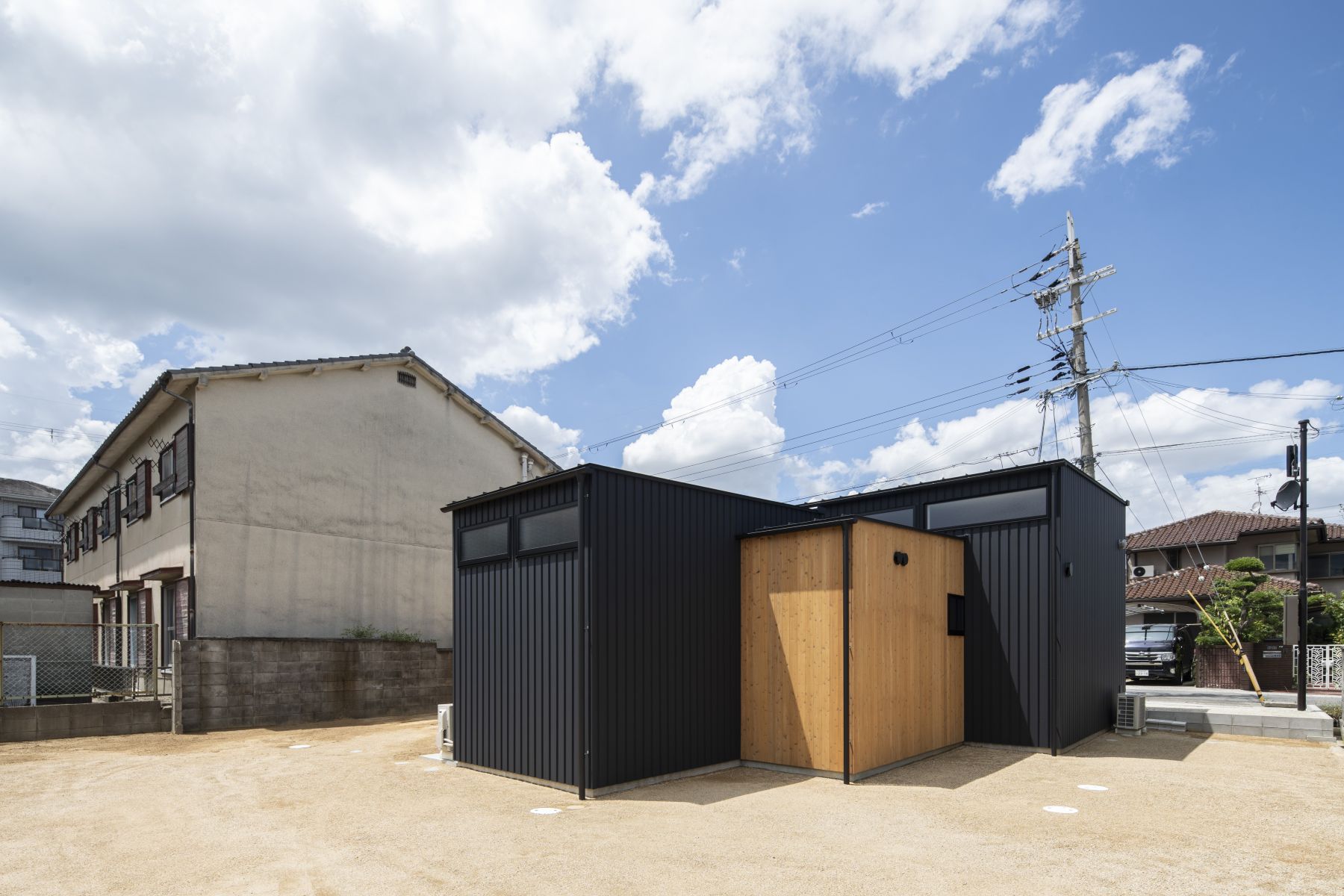 南東から見る。