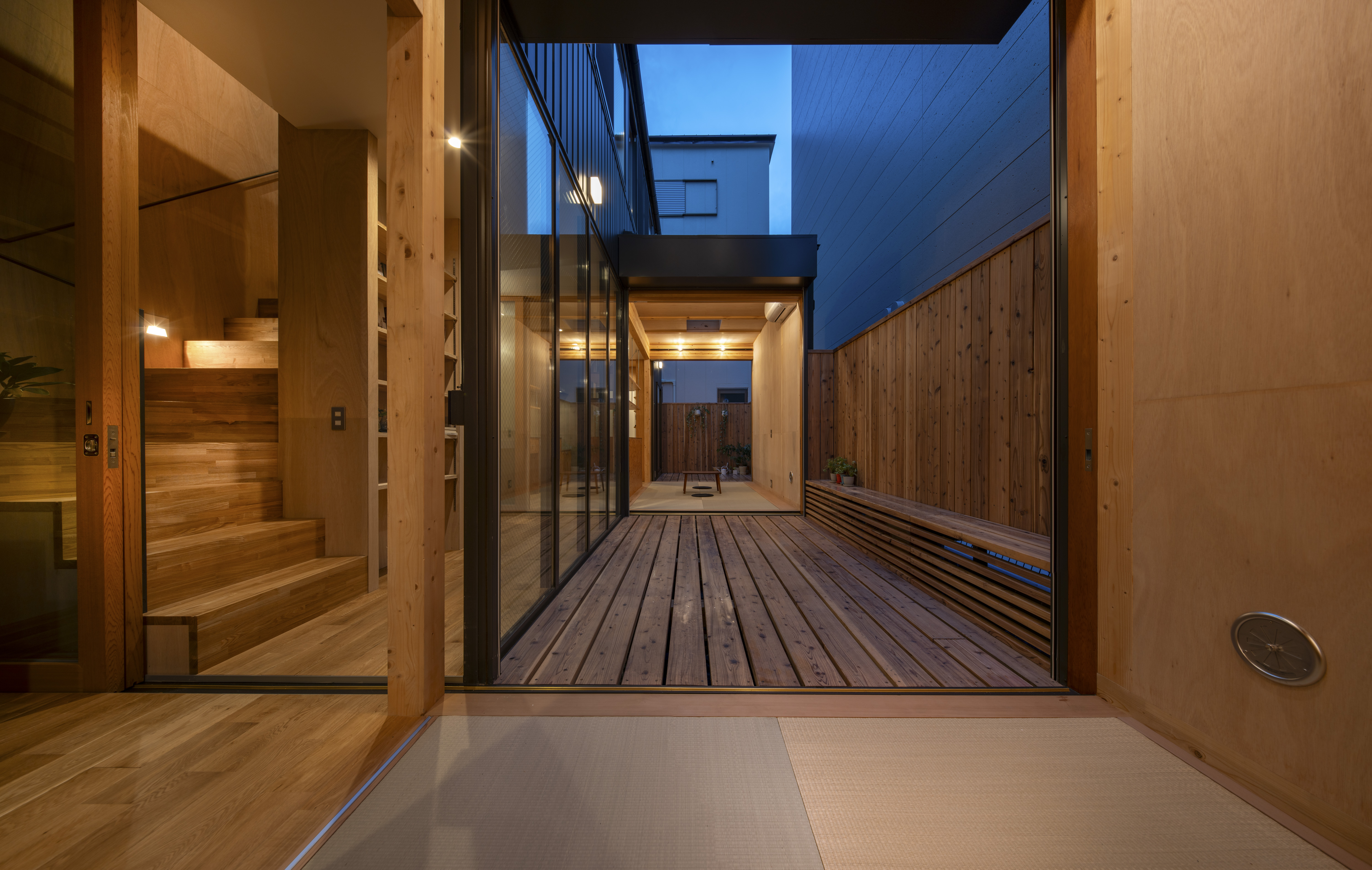 寝間からの夜景。