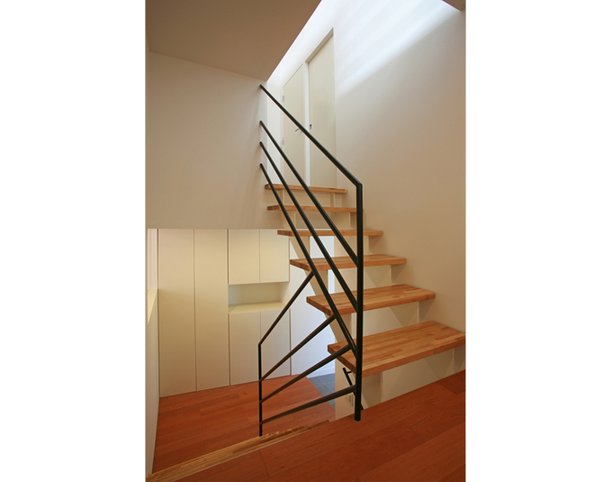 １〜２階の階段