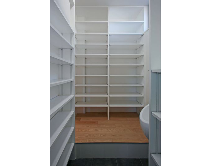 玄関隣りのシューズインクローク