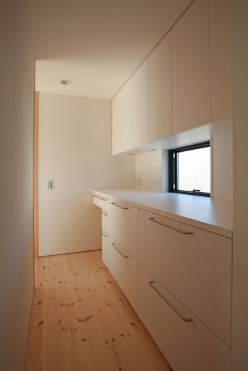 収納家具のある家事スペース