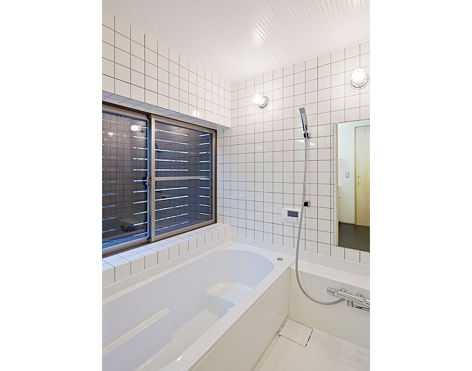 ハーフユニットの浴室，快適なモダンの洗面・浴室