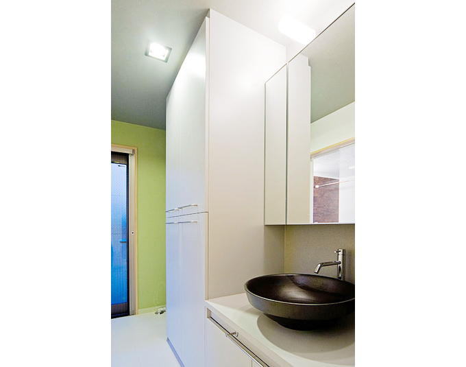 機能性と意匠性のバランスを持たせたパウダールーム