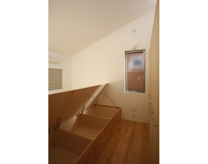 畳スペースの下の全面収納