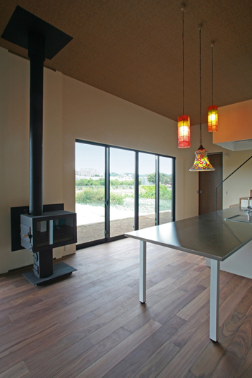 オリジナルのシンプルな薪ストーブ