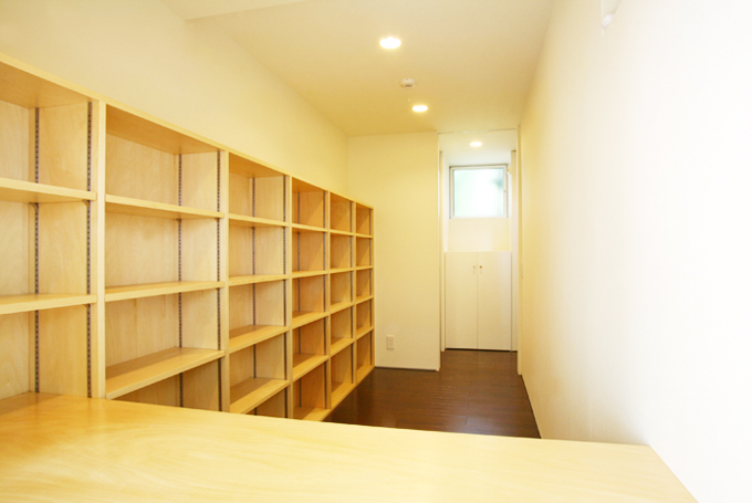 本棚のある書斎