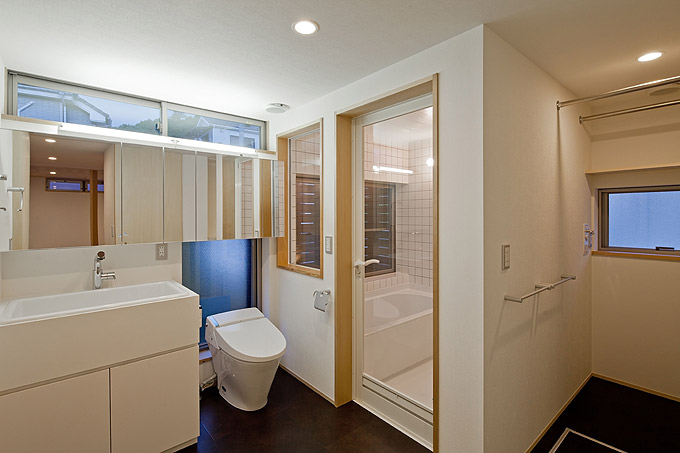 快適モダン空間を追求した洗面・浴室