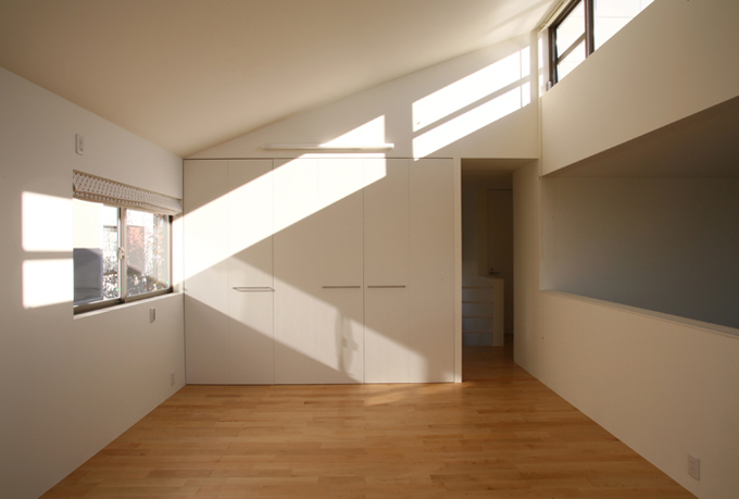 リビングの吹き抜けに面した子供室