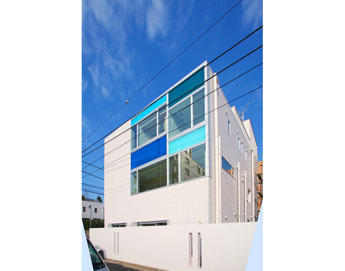 鉄筋コンクリート3階建ての外観-東側外観