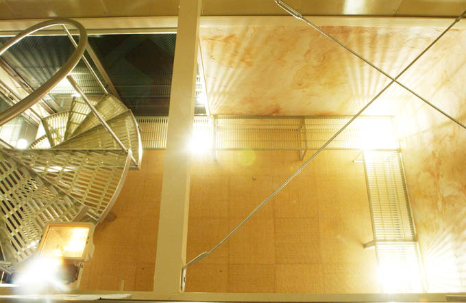 ４階屋上階からみた３階ペントハウス