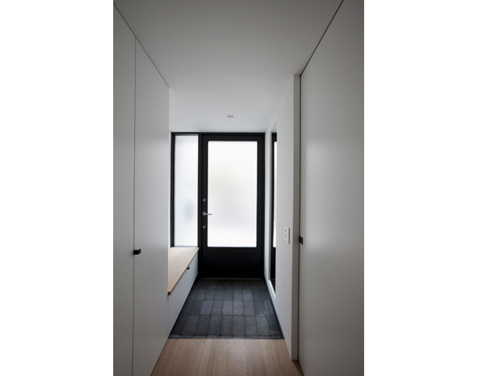 拡散光の入る玄関