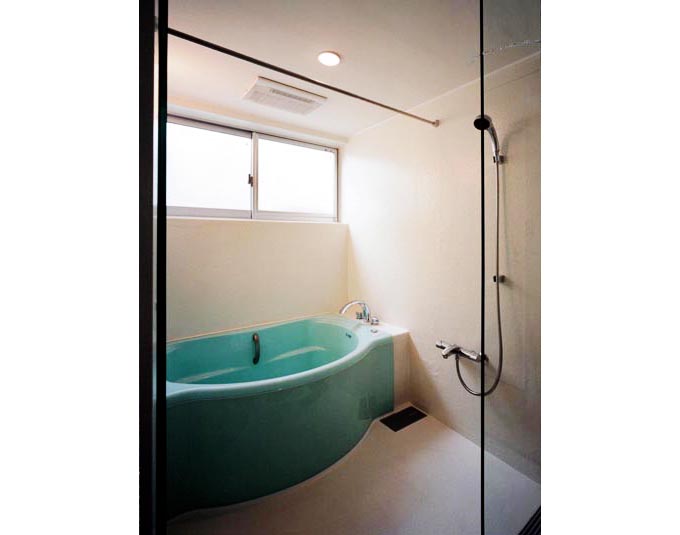 ひとりづつの寝室・ふたりではいる浴槽