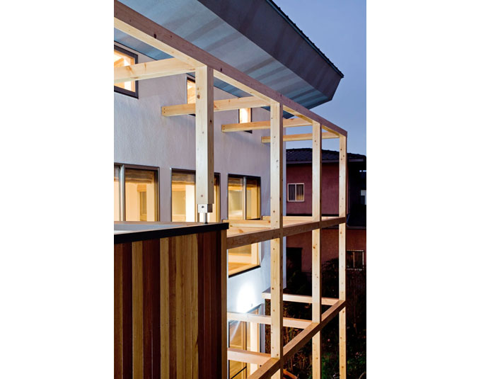 日除けのスクリーン，スダレを取付けるための木格子