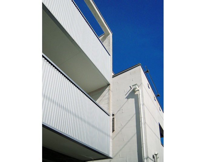 バルコニーの陰影