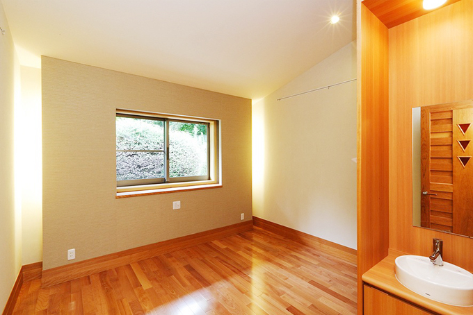 間接照明のゲストルーム