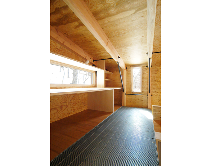 森の景色を借景にした東側ワークスペース