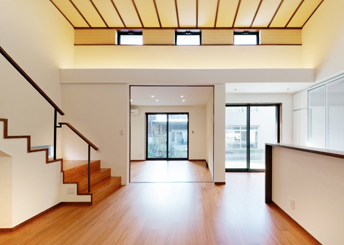 和風素材を使ったハイサイドライトと間接照明