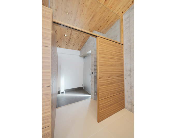 レール・金物がないシンプルで使いやすい建具