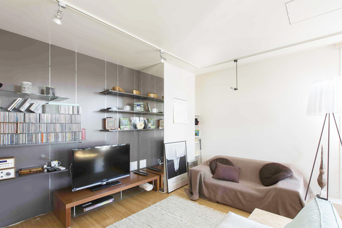 可変性のある壁面飾棚