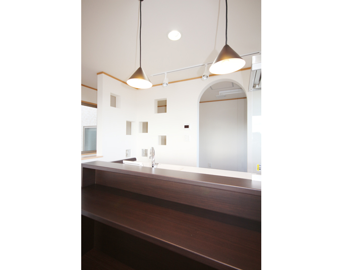 くりぬきの後ろは高さのある階段室