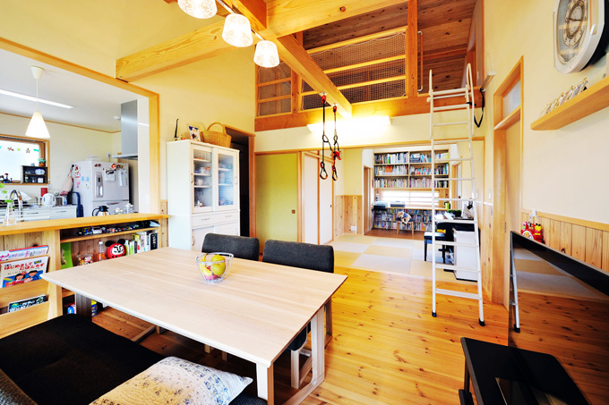 ２階居間食事室