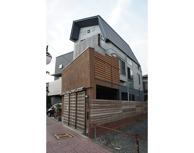 ロフト付3階建ての家