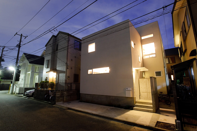 北側道路側の外観