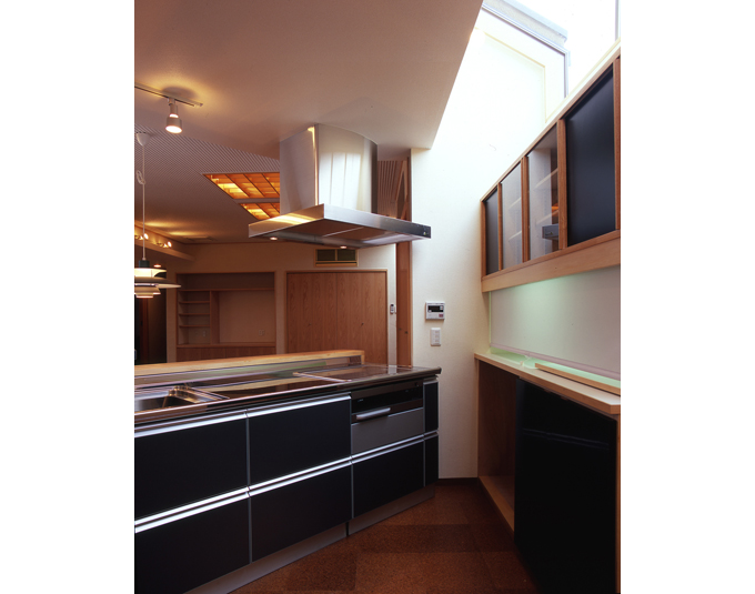 既製品と造作家具がコラボしたキッチン