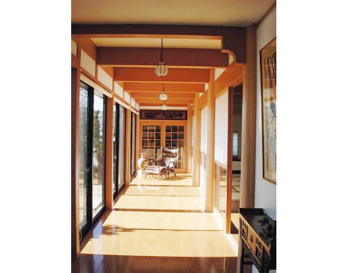 穏やかな陽の光が当たる広縁