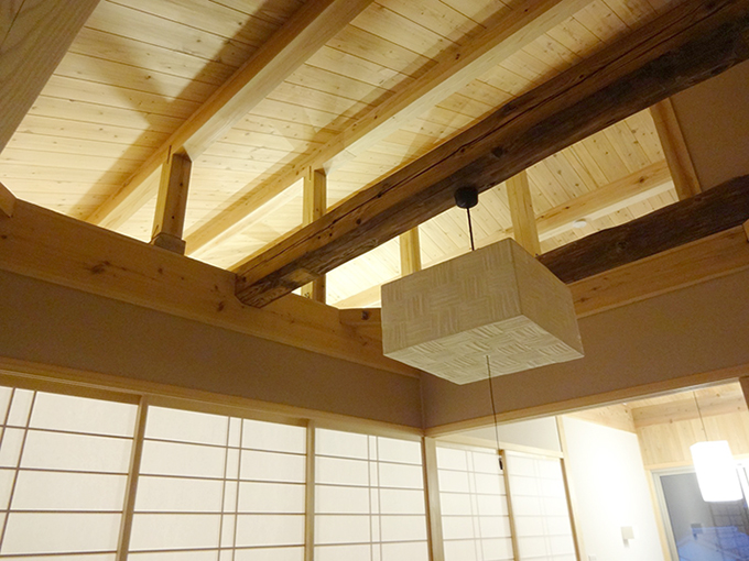 行灯のような部屋
