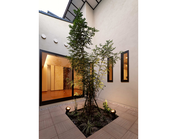 中庭アッパーライトと光と影の楽しみ