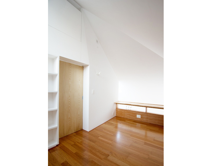 小屋裏部屋の書斎