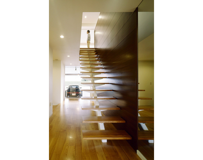 光と風が通るシースルー階段