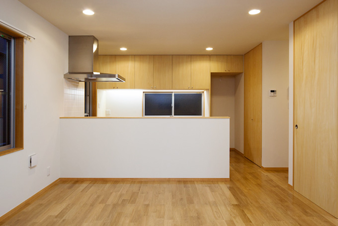 リビングに隣接した対面キッチン