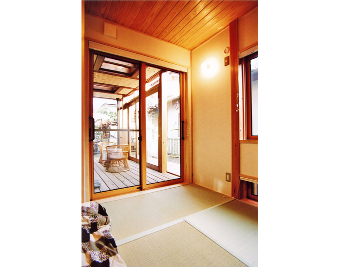 バルコニーの軒下を有効利用したサンルーム