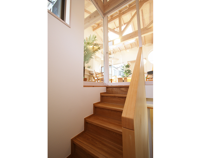 １間巾でもゆったりした階段