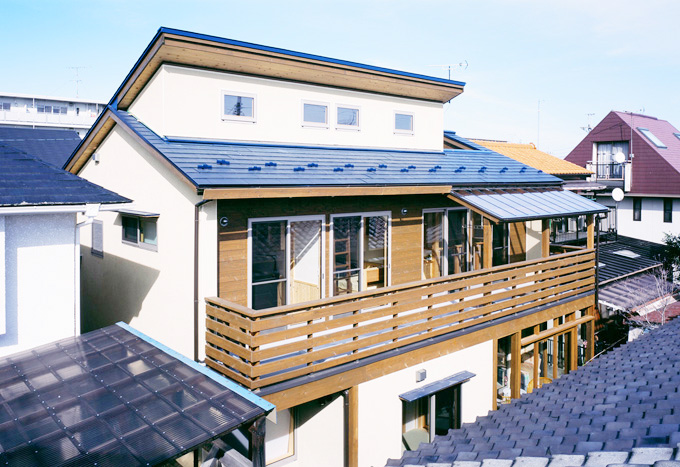 一部南上がりの片流れ屋根の外観