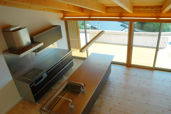 キッチン・食堂・居間と一体の小屋裏スペース
