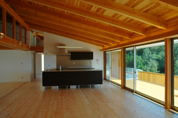 キッチンと連続したテラス