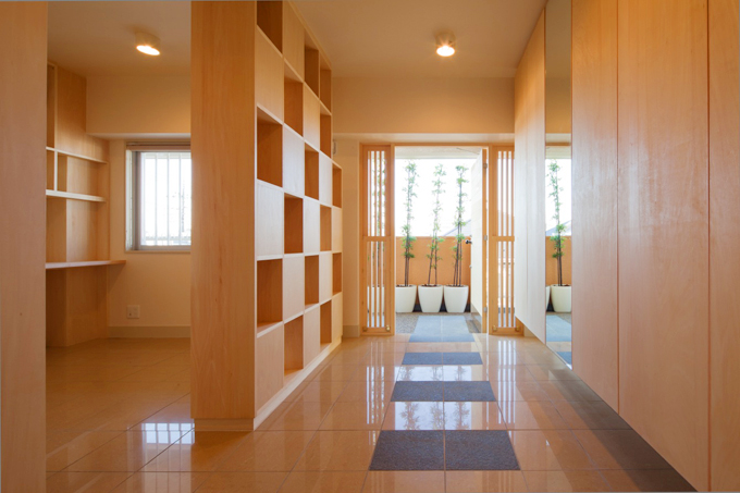 ＳＯＨＯも兼ねた収納たっぷりな玄関