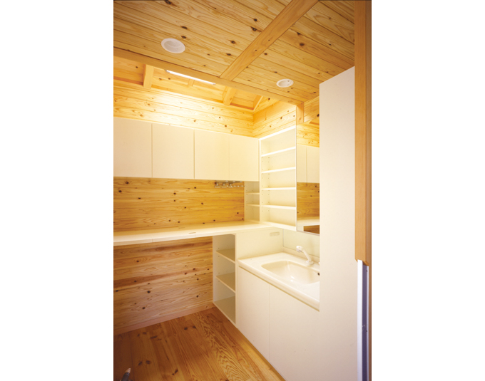 自然光の入る洗面脱衣・家事室