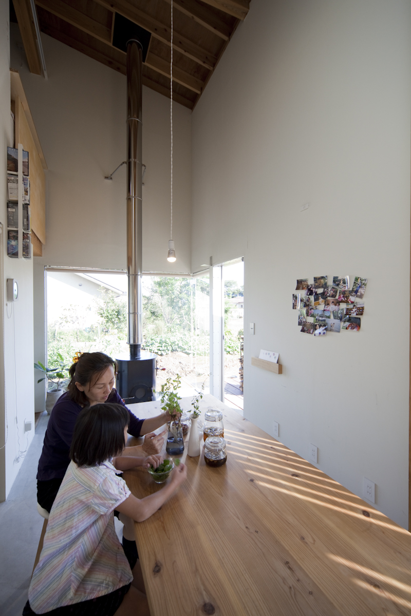 居心地の良いダイニングの作り方～１無垢材の食卓のすすめ