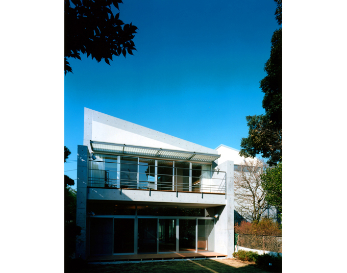 庭から見た親世帯外観