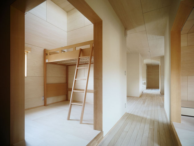 見え隠れする自分たちの居場所