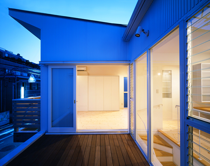 リビングと寝室をつなぐテラス