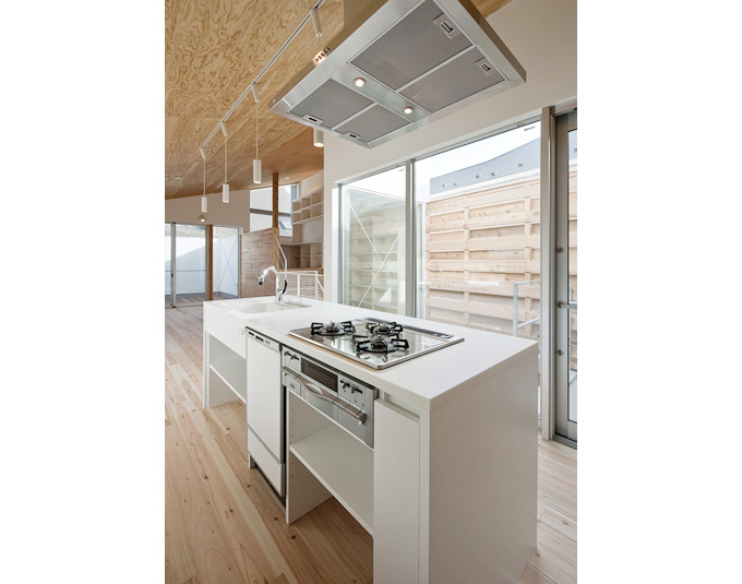 明るいオープンキッチン