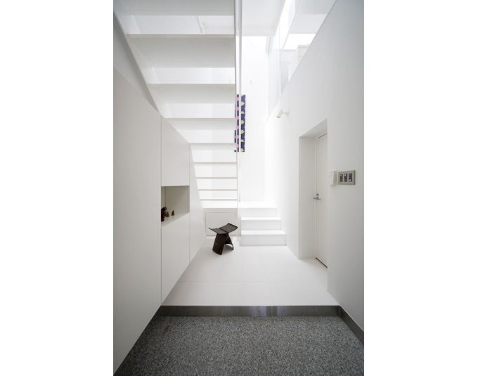 玄関から続く階段