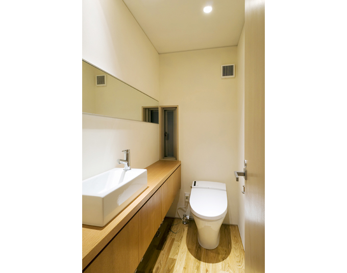 水汚れにつよい左官材料で仕上げたトイレ