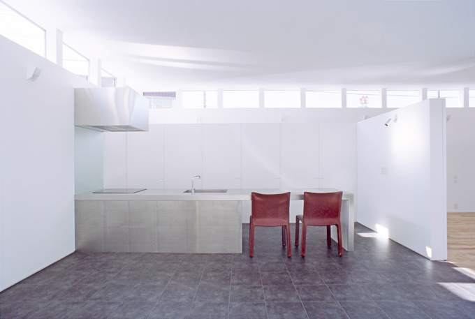 オリジナルのキッチンは空間の中心に