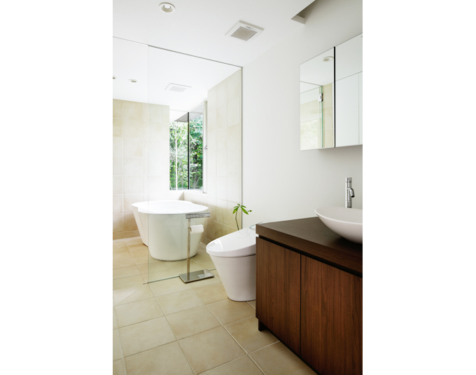 ナチュラルモダンなバスルーム。